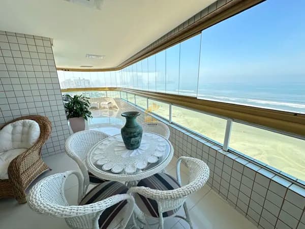 Apartamento frente mar