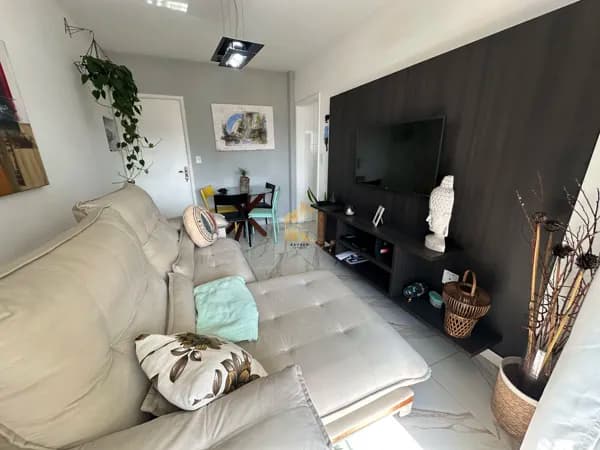 Apartamento à venda no bairro Aviação em Praia Grande, SP. 2 dormitórios.