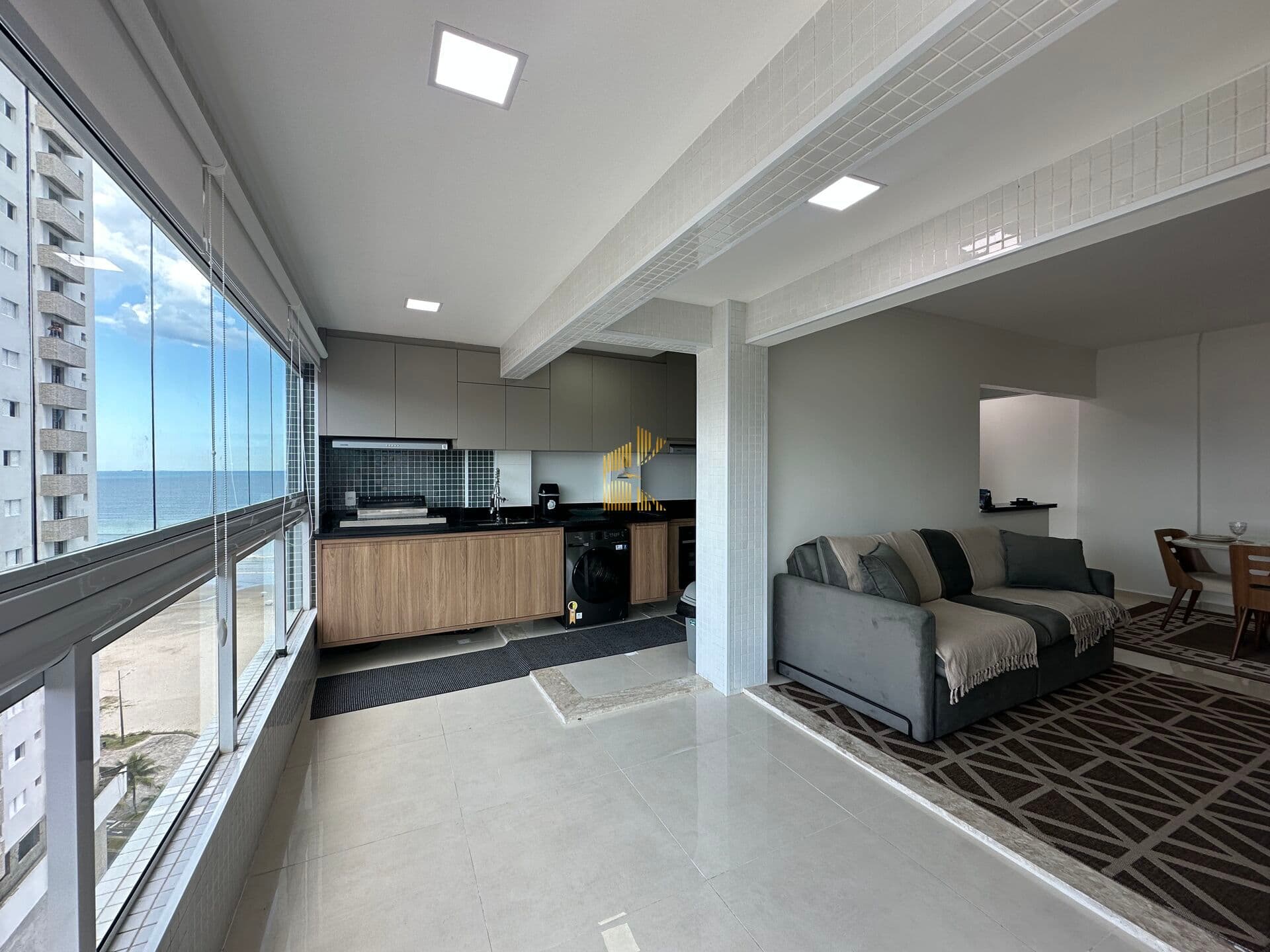 Apartamento vista mar a venda, 2 dormitórios, 1 suíte, sacada gourmet!