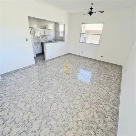 Kitnet à venda no bairro Boqueirão em Praia Grande, SP. 1 dormitório!