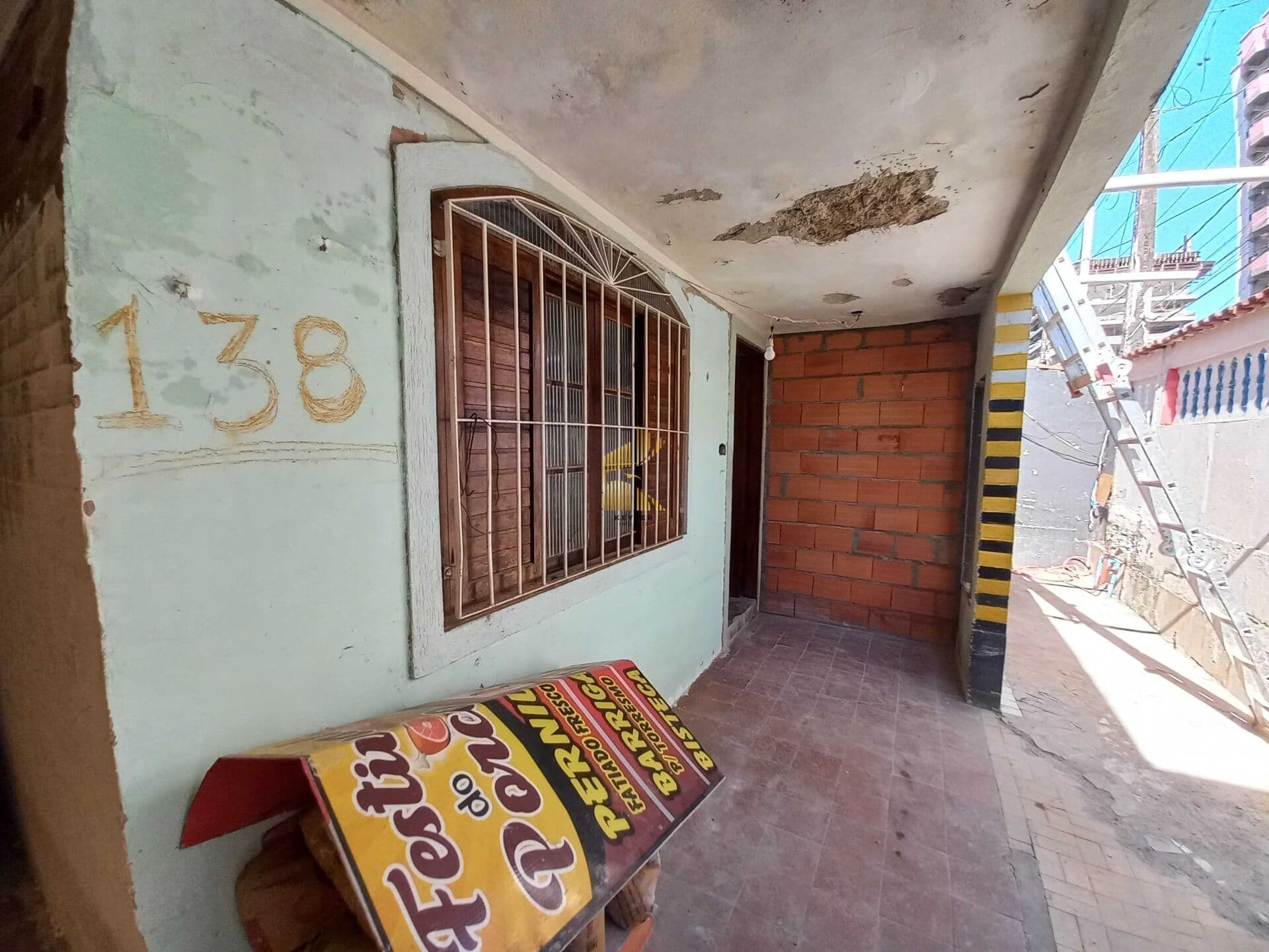 Casa à venda no bairro Aviação em Praia Grande, SP. 2 dormitórios sendo 1 suíte.