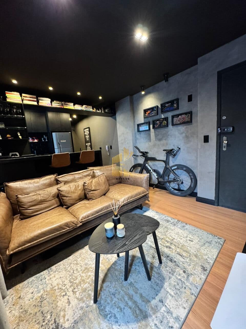 Apartamento a venda com 1 dormitorio na Tupi, 1 vaga