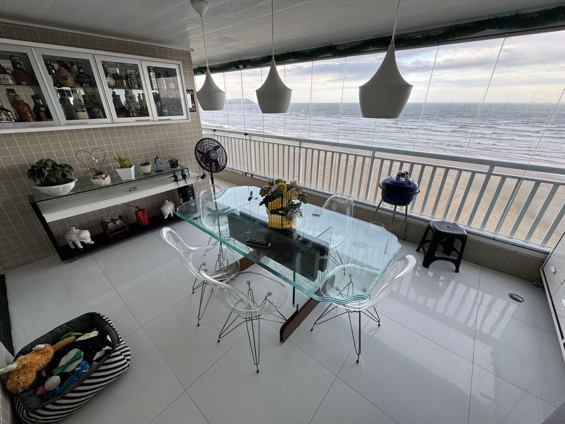 Apartamento frente mar 2 suites, closet, 2 vagas, aviação