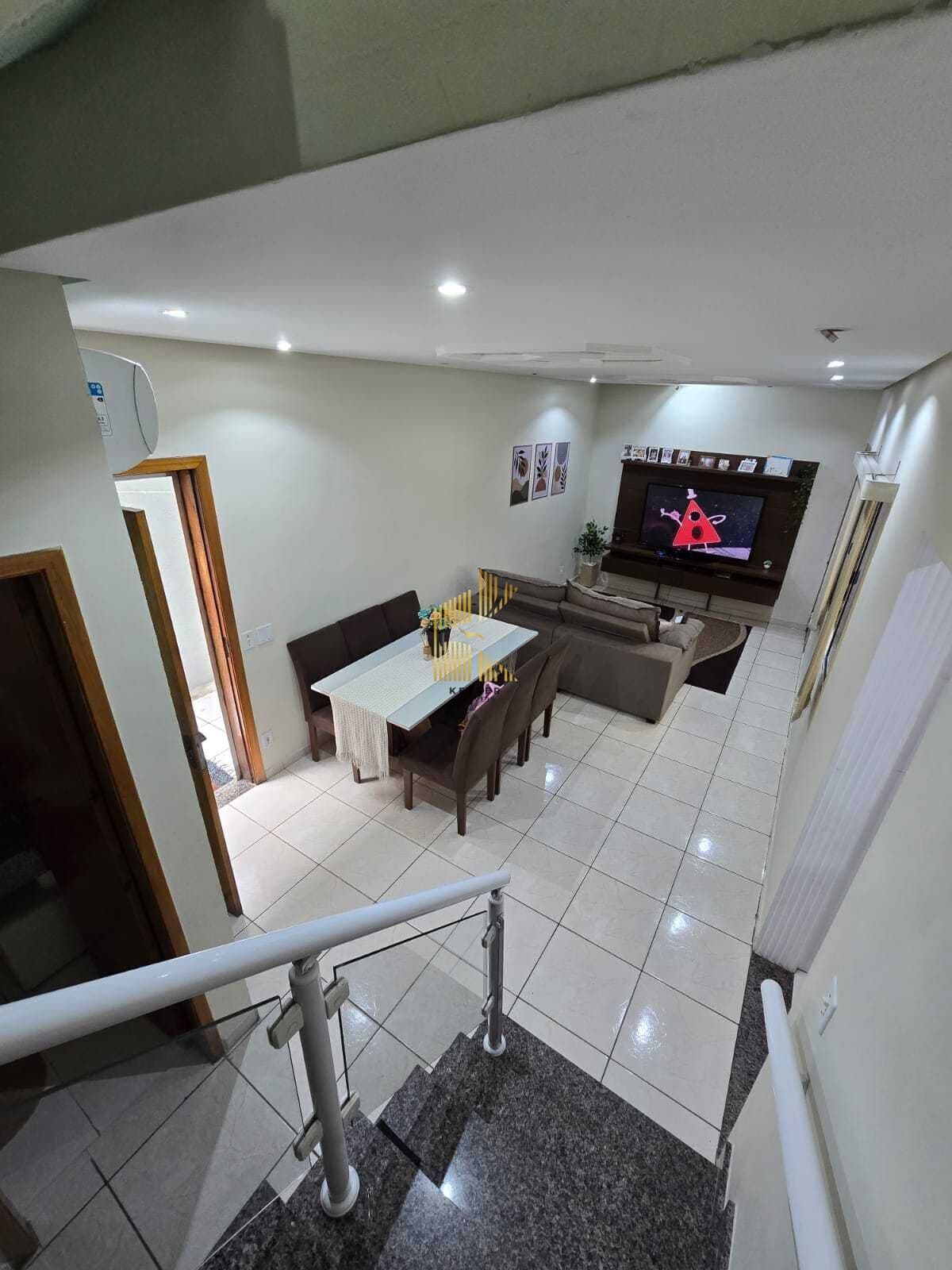 Casa à venda no bairro Aviação em Praia Grande, SP. 3 dormitórios sendo 1 suíte.