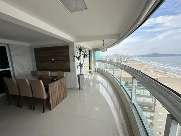 Apartamento à venda no bairro Aviação em Praia Grande, SP. 4 dormitórios sendo 4 suítes.
