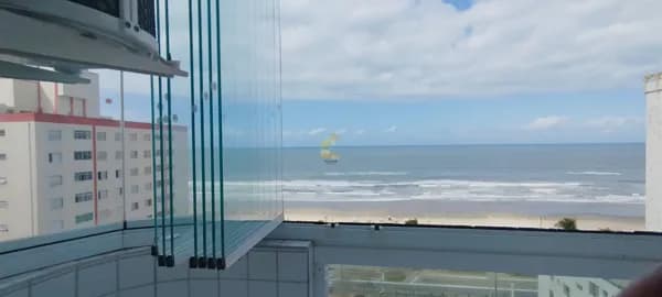 Apartamento à venda no bairro Caiçara em Praia Grande, SP. 1 dormitório.