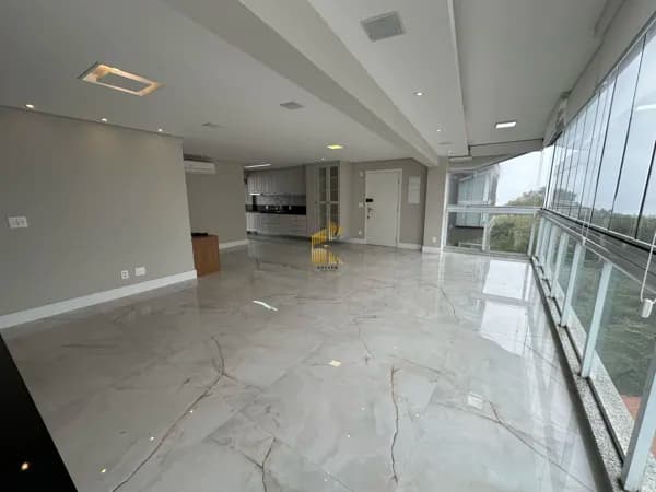 Apartamento à venda no bairro Jardim Las Palmas em Guarujá, SP. 3 dormitórios.