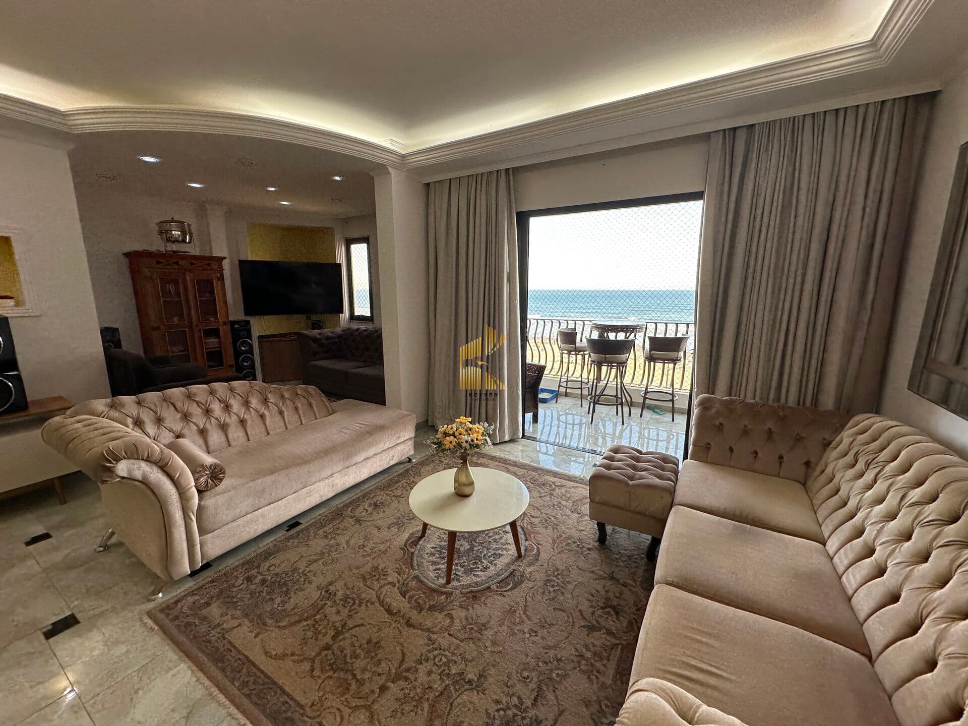 Apartamento frente mar 3 suítes e 1 vaga de garagem