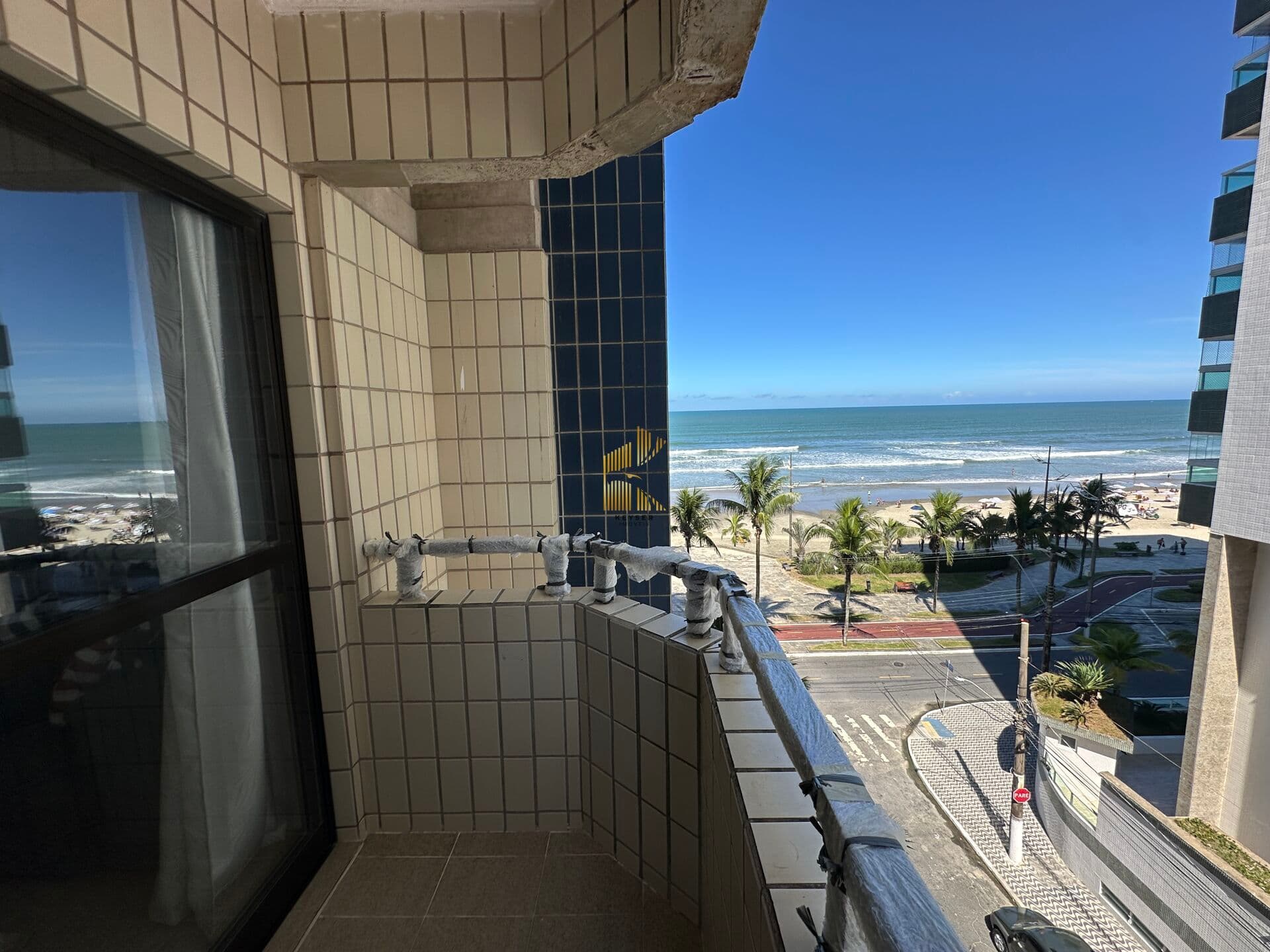 Apartamento com 2 dormitorios com vista mar no Caiçara, Praia Grande, sp