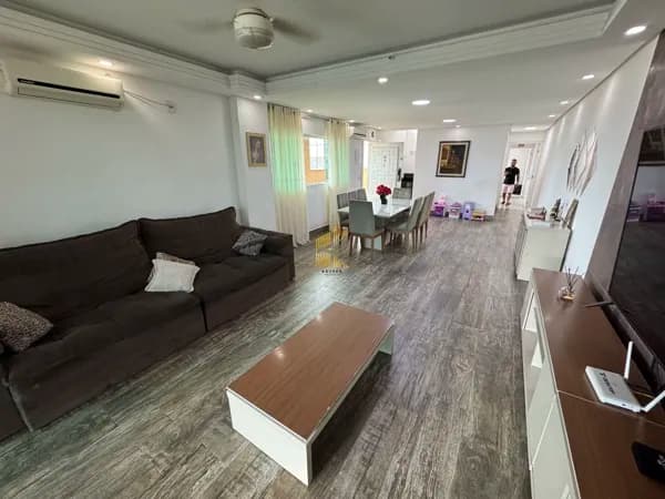 Casa Triplex, com 3 dormitórios com piscina e area gourmet