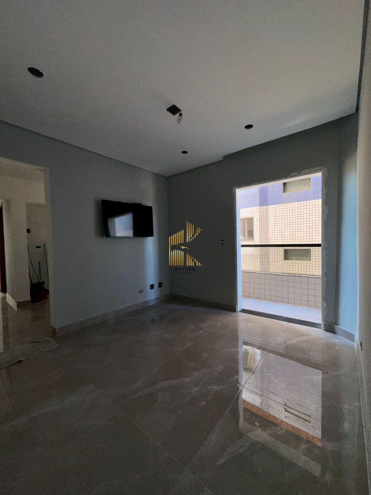Apartamento à venda no bairro Tupi em Praia Grande, SP. 1 dormitório