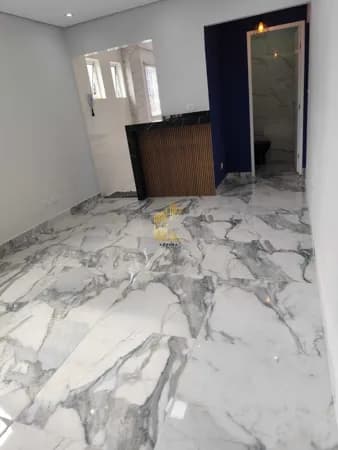 Apartamento à venda no bairro Canto do Forte em Praia Grande, SP. 1 dormitório sendo suíte.