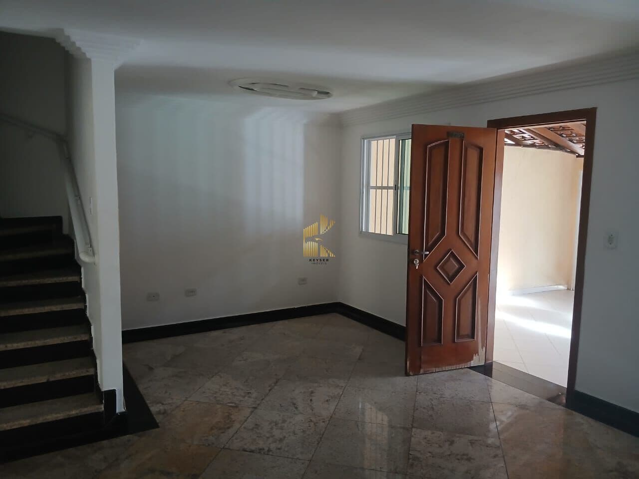 Casa à venda no bairro boqueirão em Praia Grande, SP. 3 suíte sendo 1 com sacada