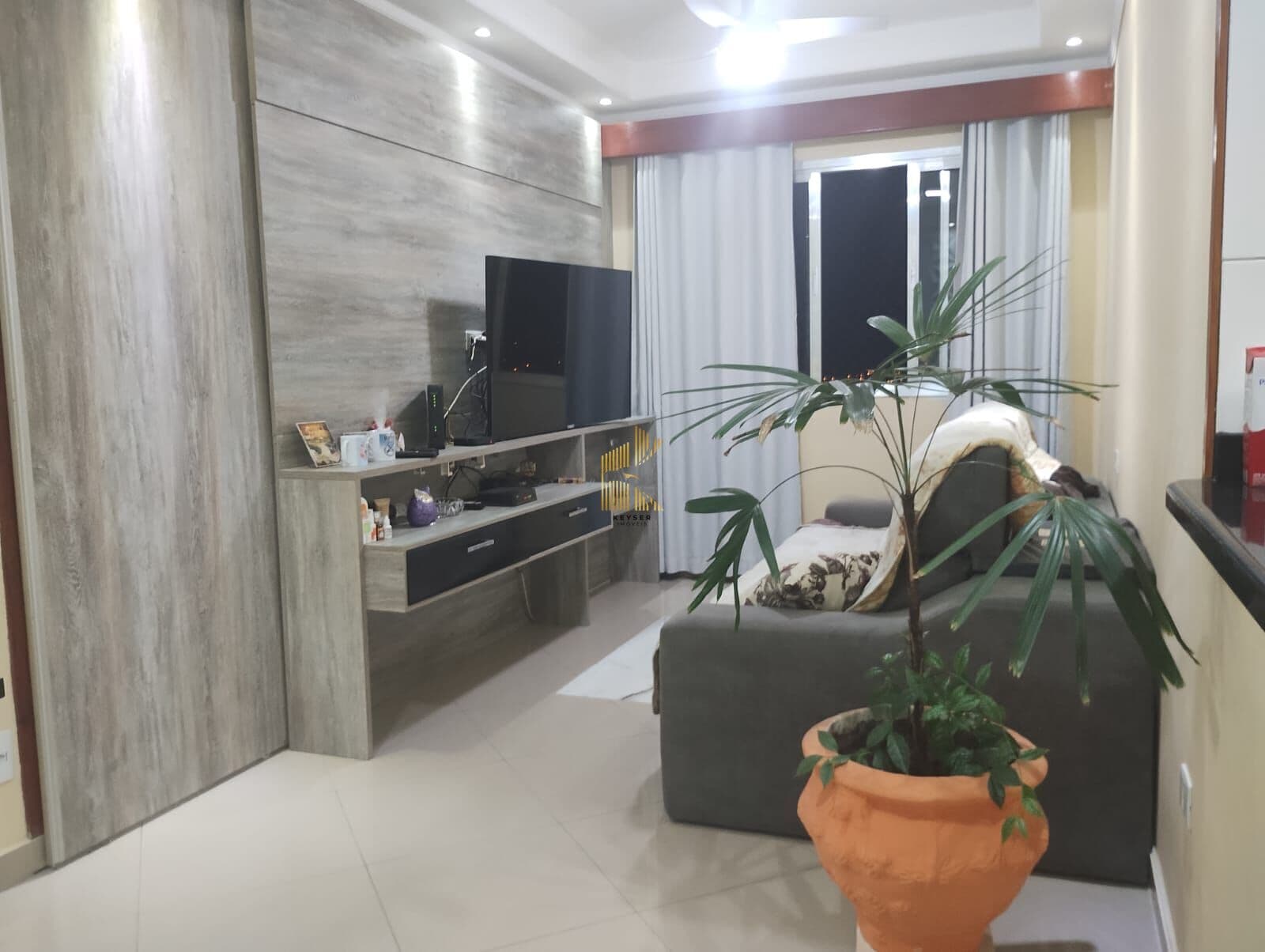 Apartamento com 2 dormitorios, mobiliado e reformado