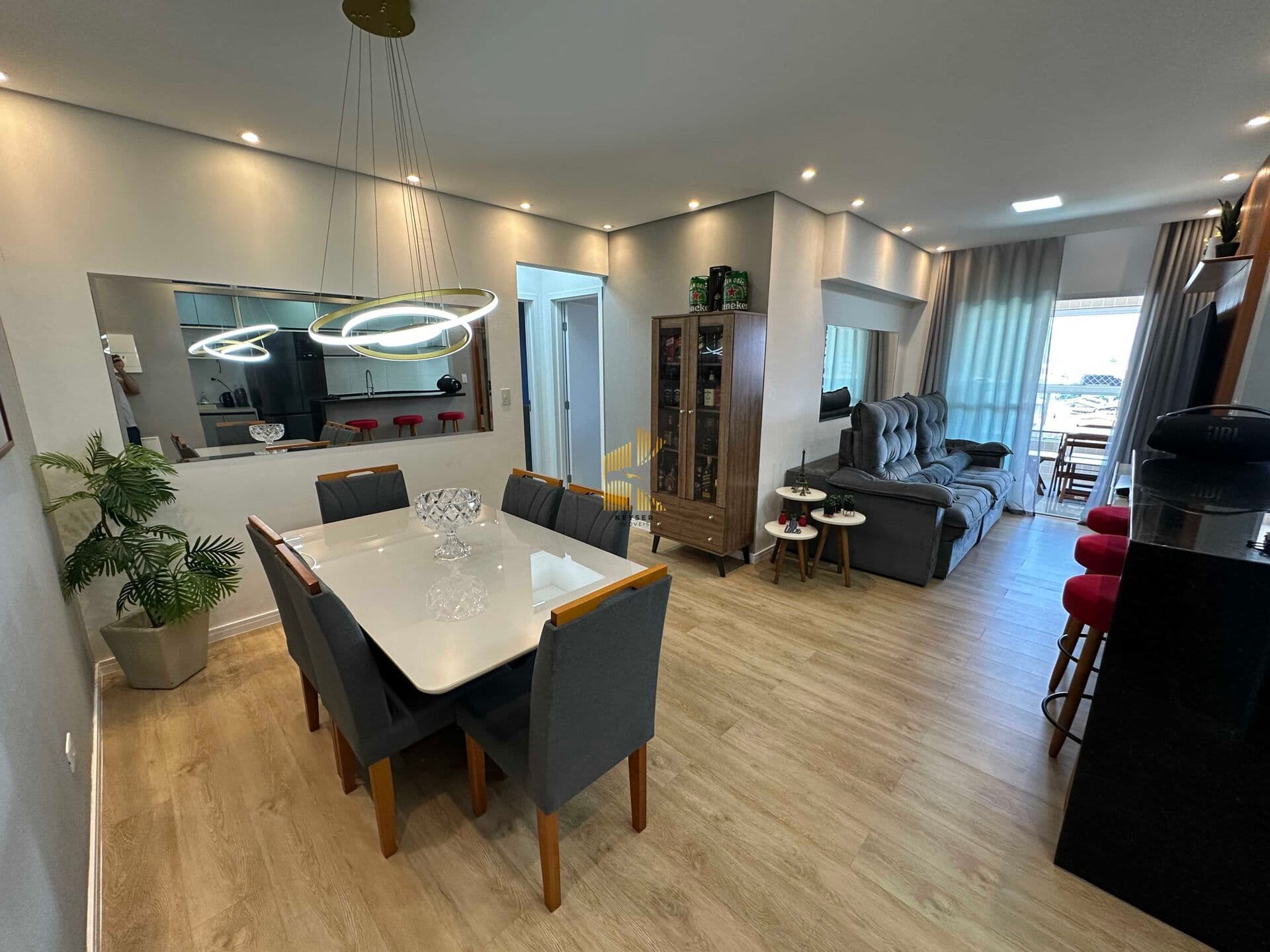 Apartamento na Mirim 2 dormitórios 1 suíte e 1 vaga de garagem