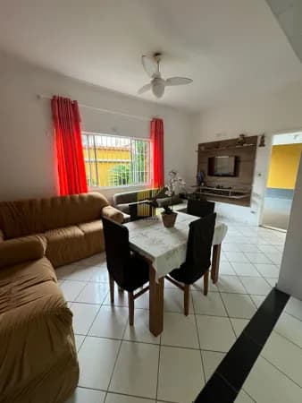 Casa de 3 dormitórios sendo 1 suíte e 3 vagas de garagem no bairro Florida