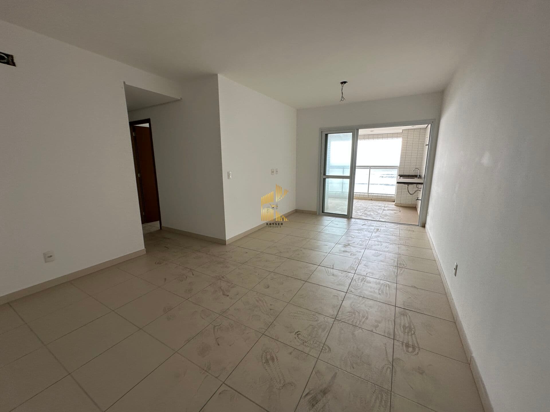 Apartamento à venda no bairro Boqueirão em Praia Grande, SP. 3 dormitórios sendo 2 suítes.