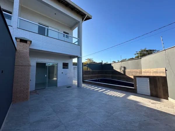 Sobrados Frente Mar com Piscina a venda em Itanhaém novos, 2 dormitórios, sala ampla, cozinha, 2 banheiros sociais, sacada com vista para o mar!
