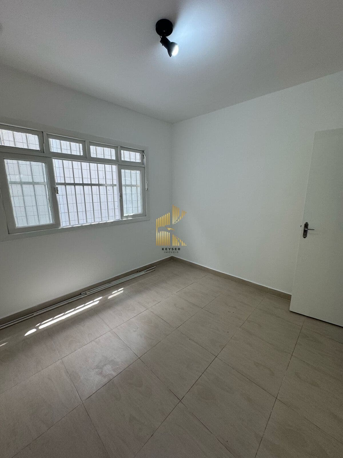 Apartamento 2 dormitorios predio frente mar