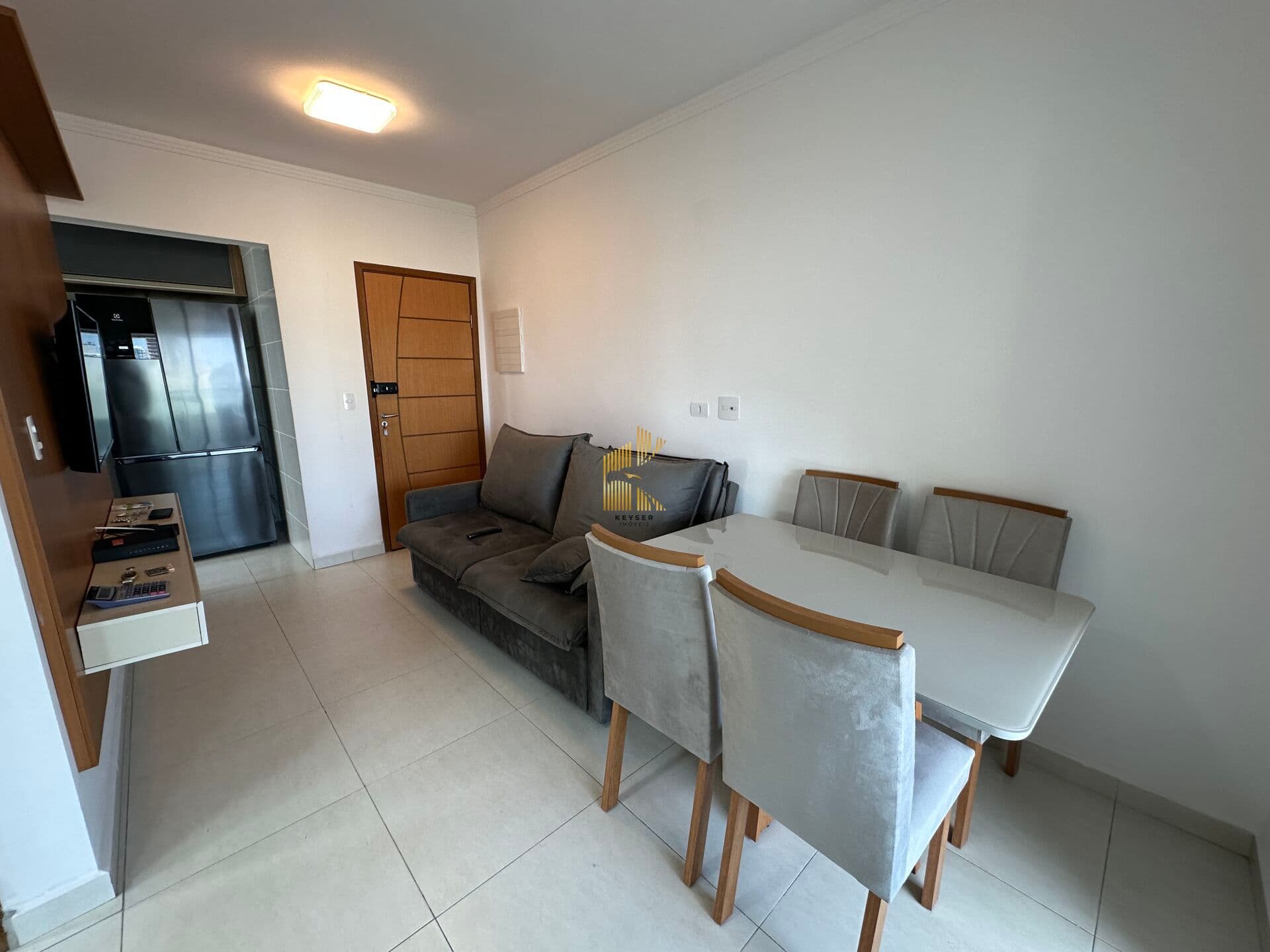 Apartamento à venda no bairro Ocian em Praia Grande, SP. 2 dormitórios sendo 1 suíte