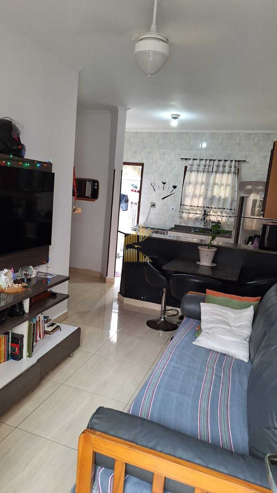 Casa em Condomínio à venda no bairro Aviação em Praia Grande, SP. 1 dormitório.