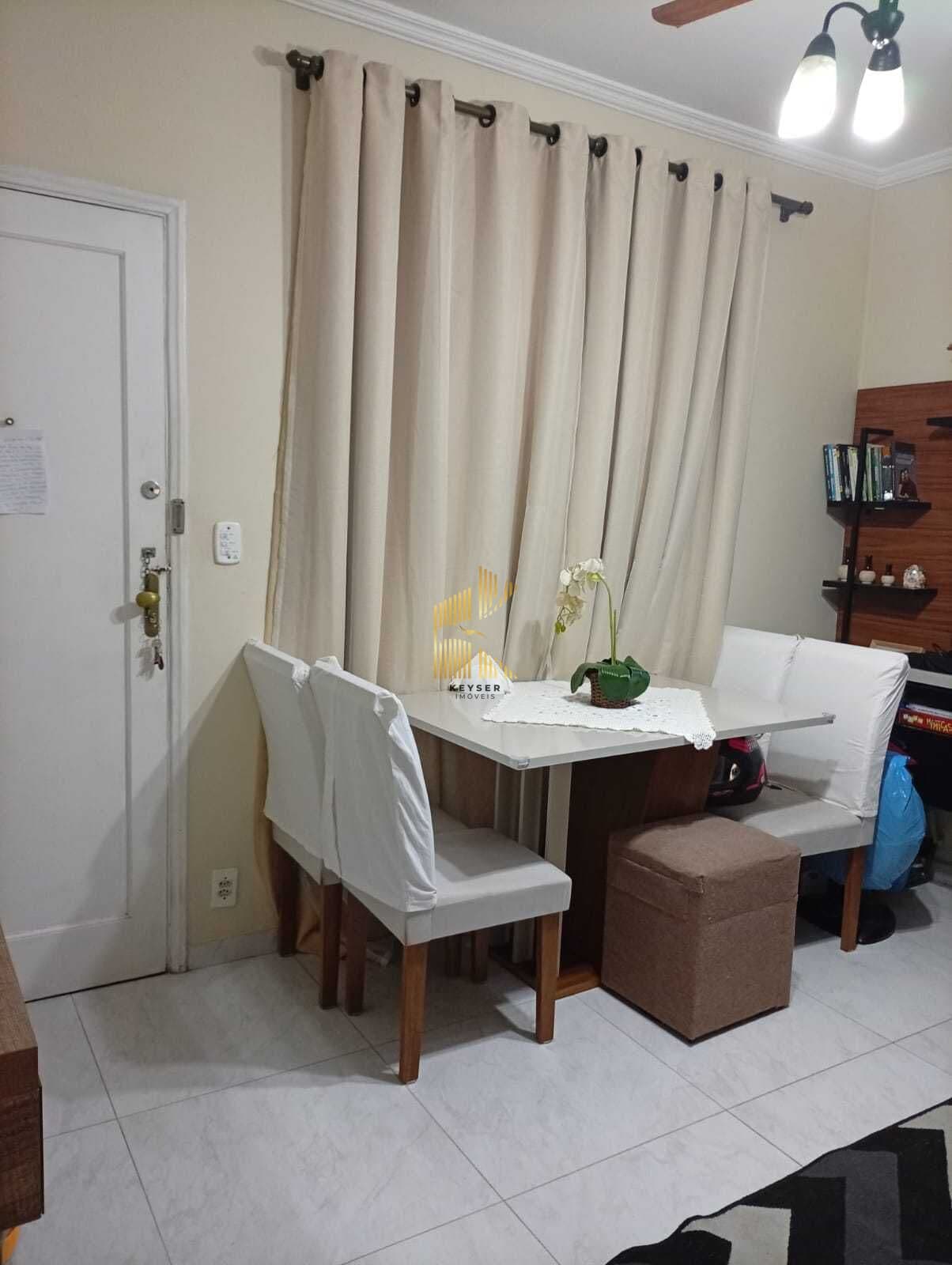 Apartamento à venda no Centro de São Vicente, SP. 1 dormitório.