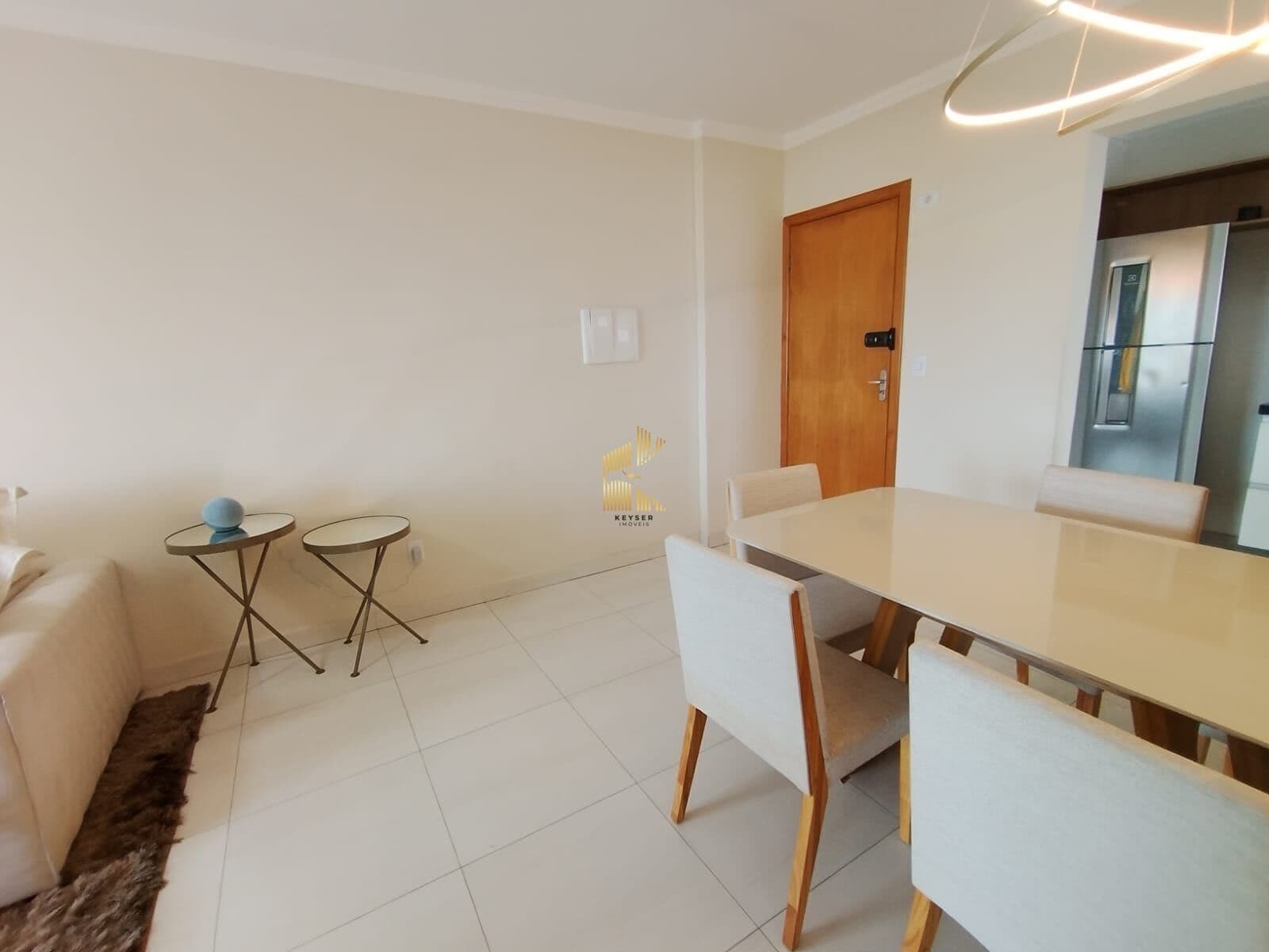 Apartamento 2 dormitórios 1 suíte 2 vagas de garagem no bairro Aviação