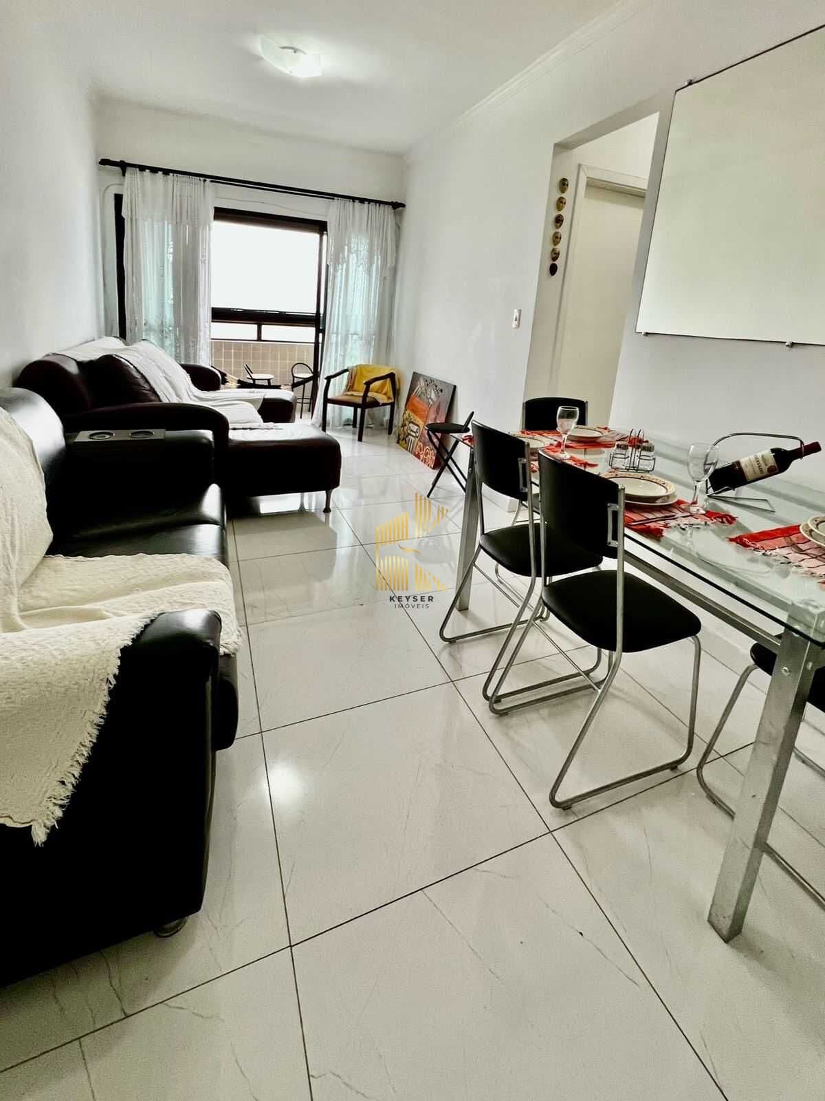 Apartamento à venda no bairro Maracanã em Praia Grande, SP. 1 dormitório.
