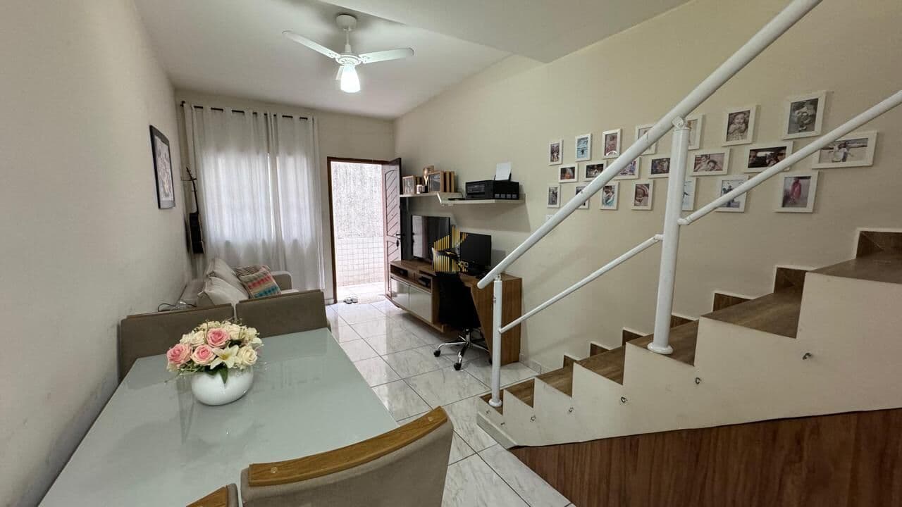 Casa em condomínio à venda no bairro Boqueirão em Praia Grande, SP. 2 dormitórios