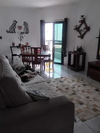 Apartamento à venda no bairro Guilhermina em Praia Grande, SP. 2 dormitórios sendo 1 suíte,