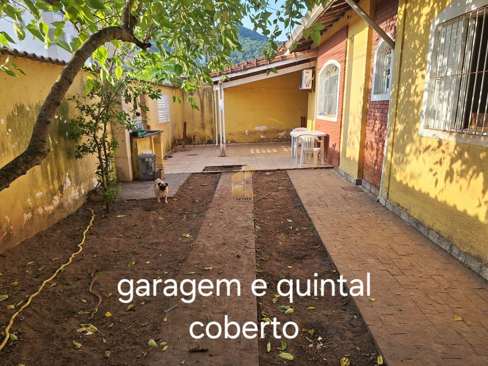 Casa à venda no bairro Canto do Forte em Praia Grande, SP. 2 dormitórios sendo 1 suíte.