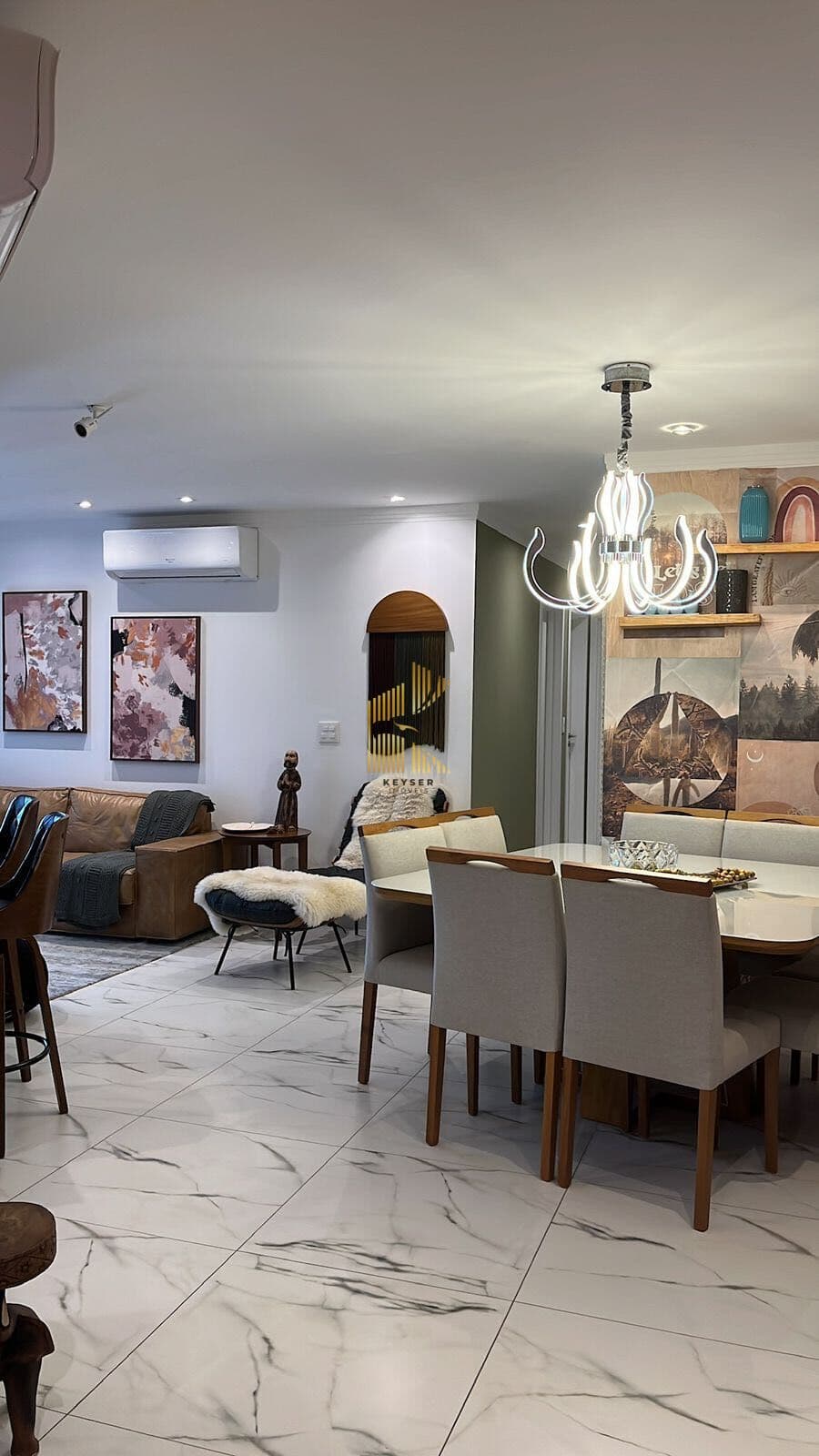 Apartamento Alto Padrão 3 dormitórios sendo 2 suítes com 4 vagas de garagem no Canto do Forte