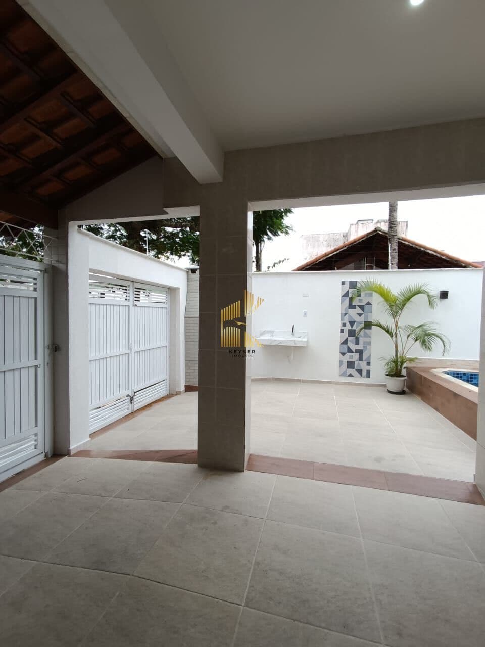 Casa Sobrado, 3 dormitórios, piscina, 2 vagas, aviação