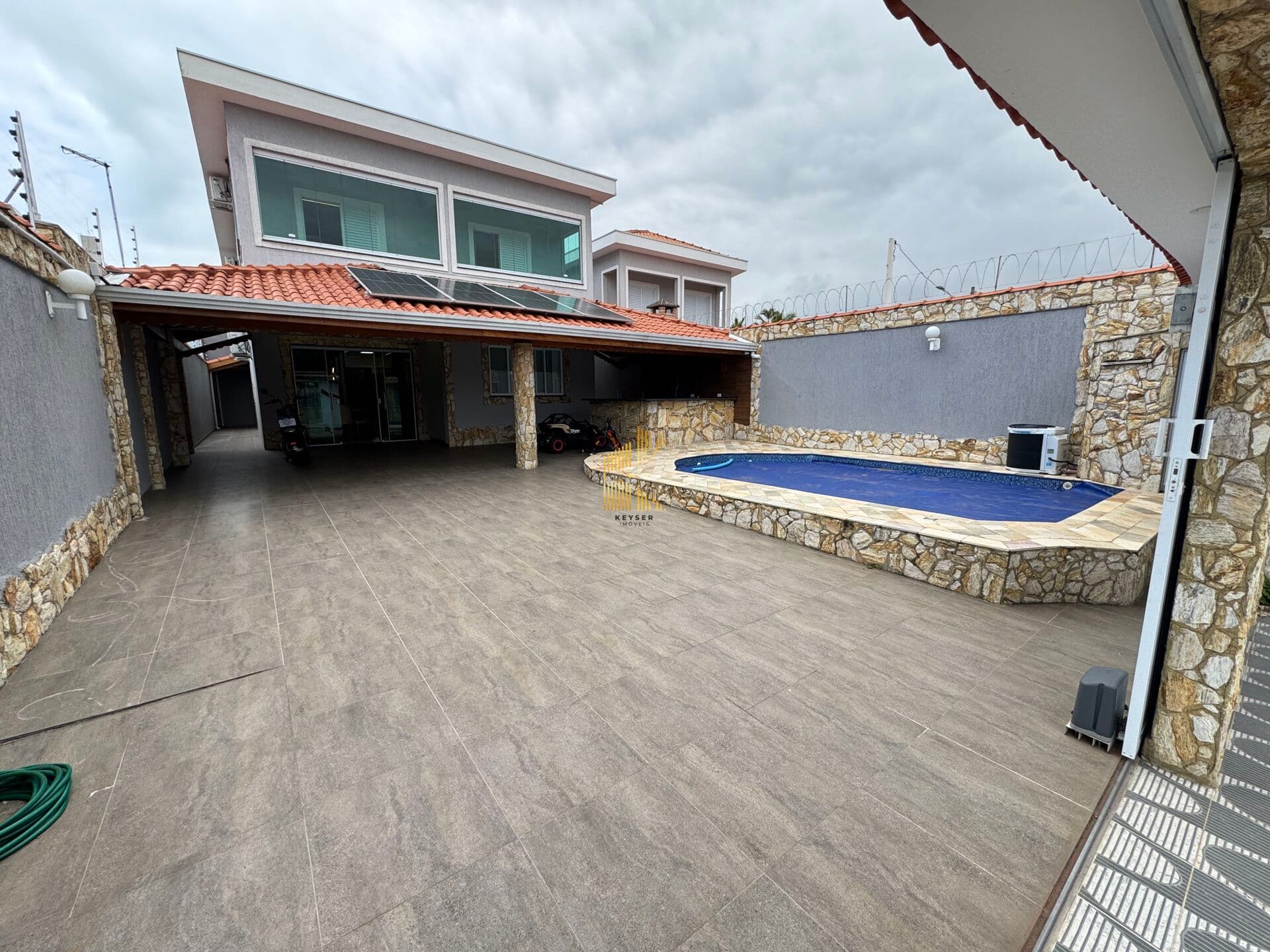Sobrado alto padrão, 5 suites, piscina, area gourmet, Florida