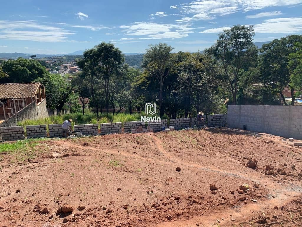 Terreno de 1030 m³ à venda no Jd. Estância Brasil em Atibaia