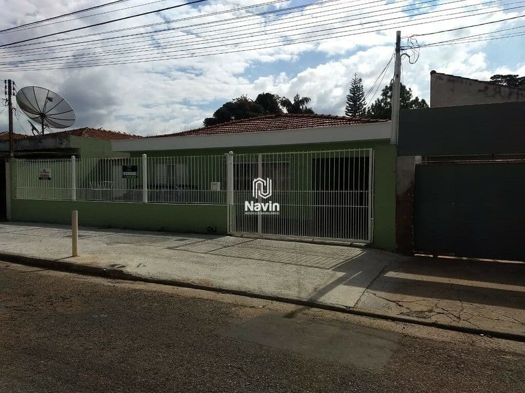 Casa à venda com 3 dormitórios em Atibaia SP