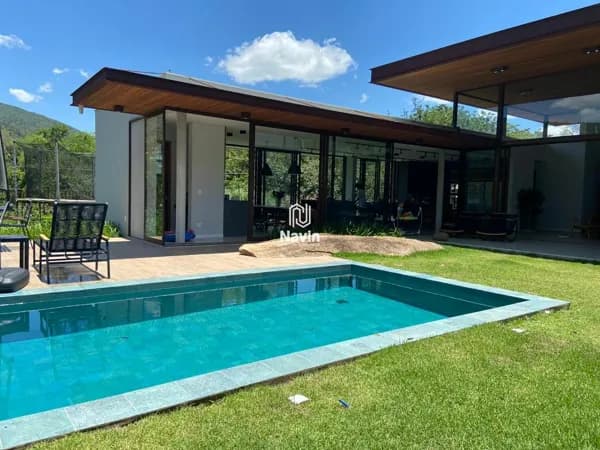 Luxuosa mansão a venda em Condomínio Flamboyant em Atibaia SP
