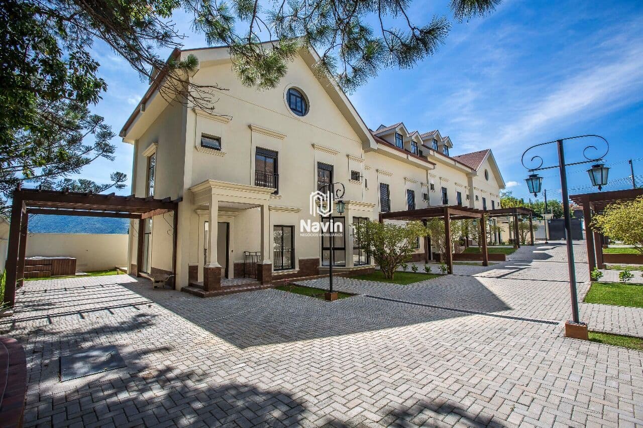 Casa com 4 suítes na Vila Giglio em Atibaia/SP