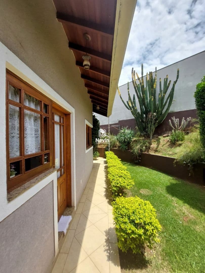 Casa à venda em condomínio fechado em Atibaia/SP