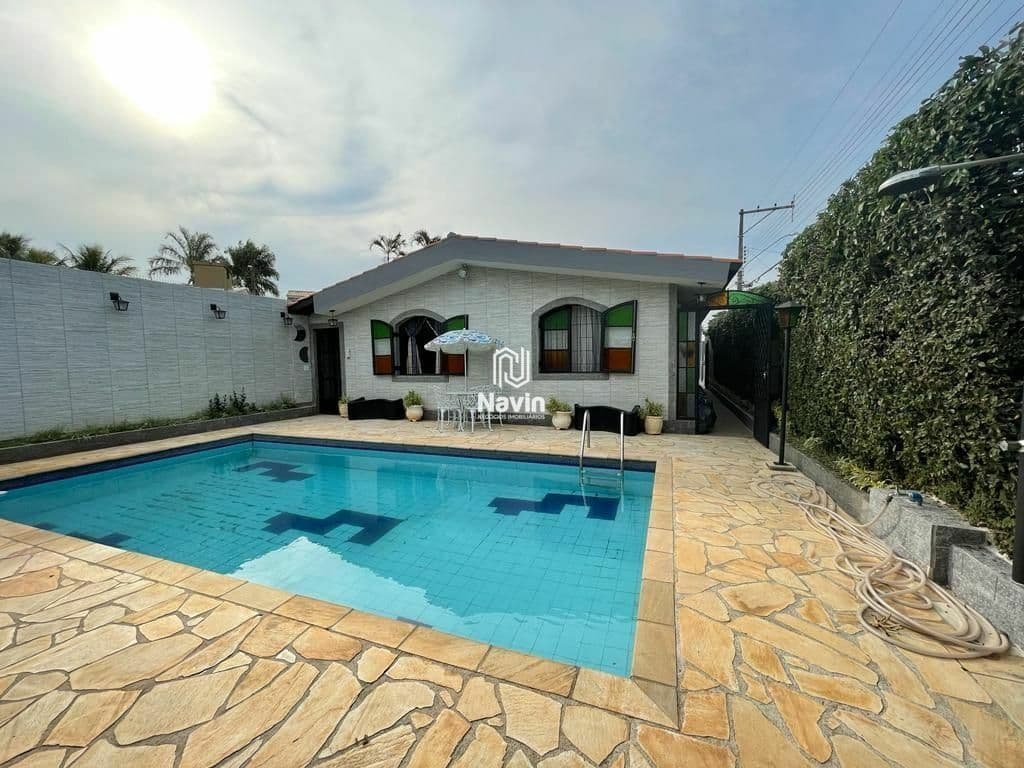 Casa com 3 dormitórios à venda, 189 m² na Vila Thais - Atibaia/SP