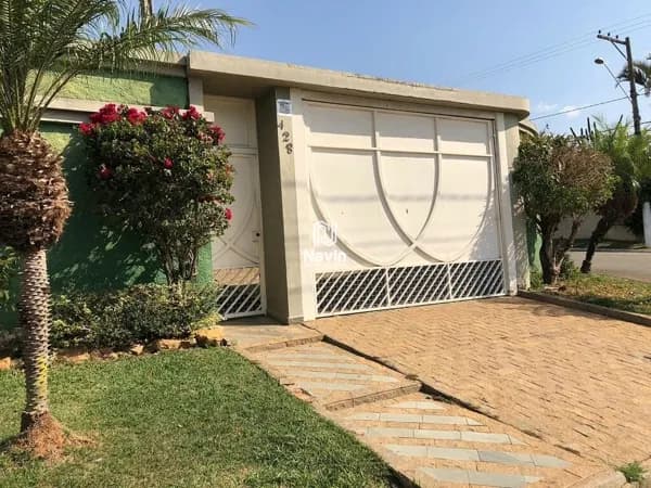 Casa com 3 dormitórios e piscina à venda no Loanda em Atibaia SP