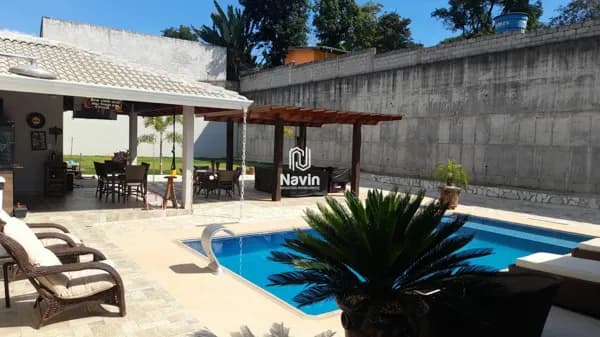 Casa à venda com 4 quartos e piscina no Jd Estância Brasil - Atibaia/SP