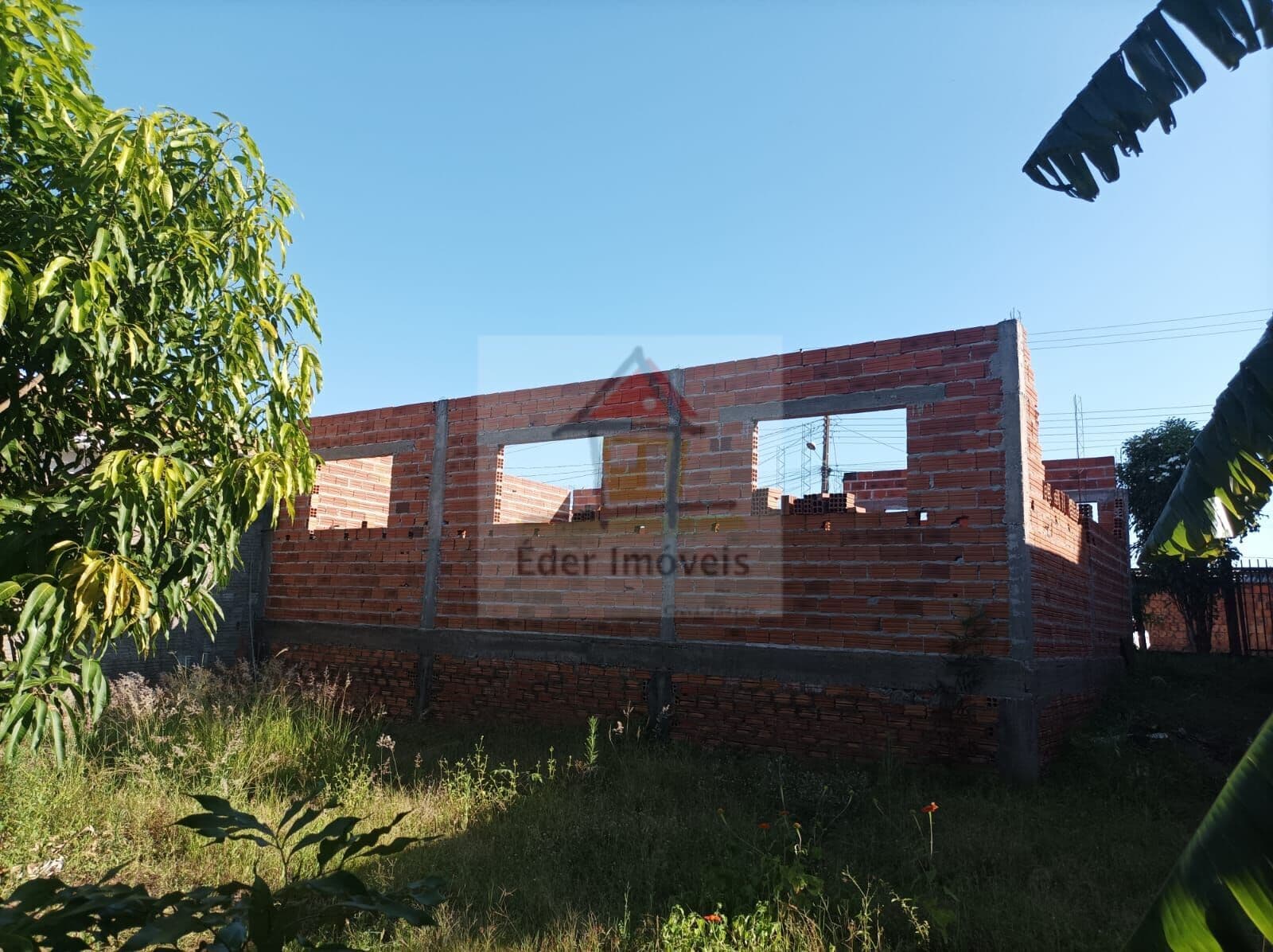 Terreno com Contrução