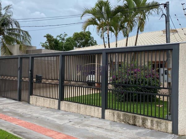 Casa Térrea com amplo quintal - 420m2 - Novos Estados - Campo Grande/MS