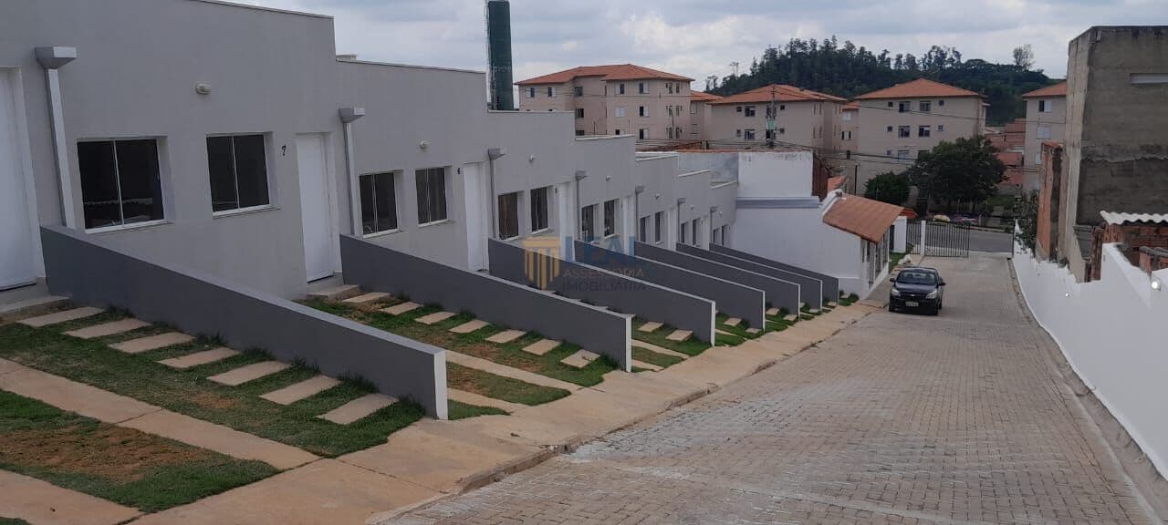 Casa de Condomínio em Votorantim - Jardim Maria Lúcia