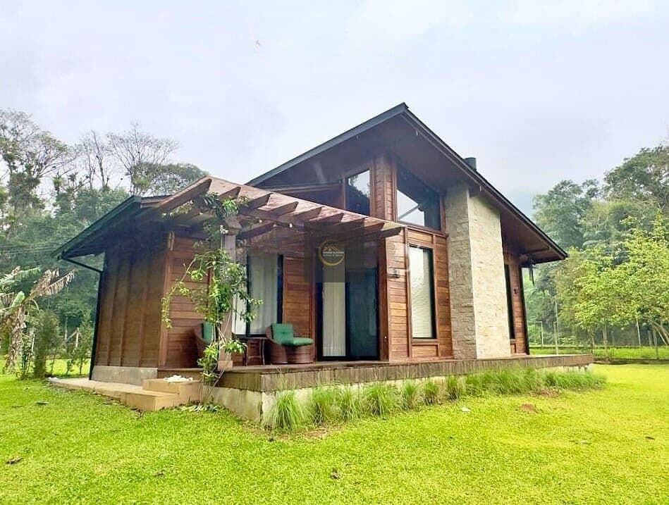 Chácara com 20 mil m² e acesso ao Rio Quiriri em Pirabeiraba