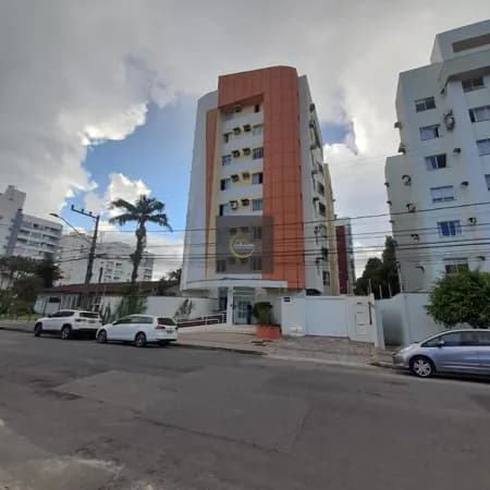 Apartamento com 3 quartos no América