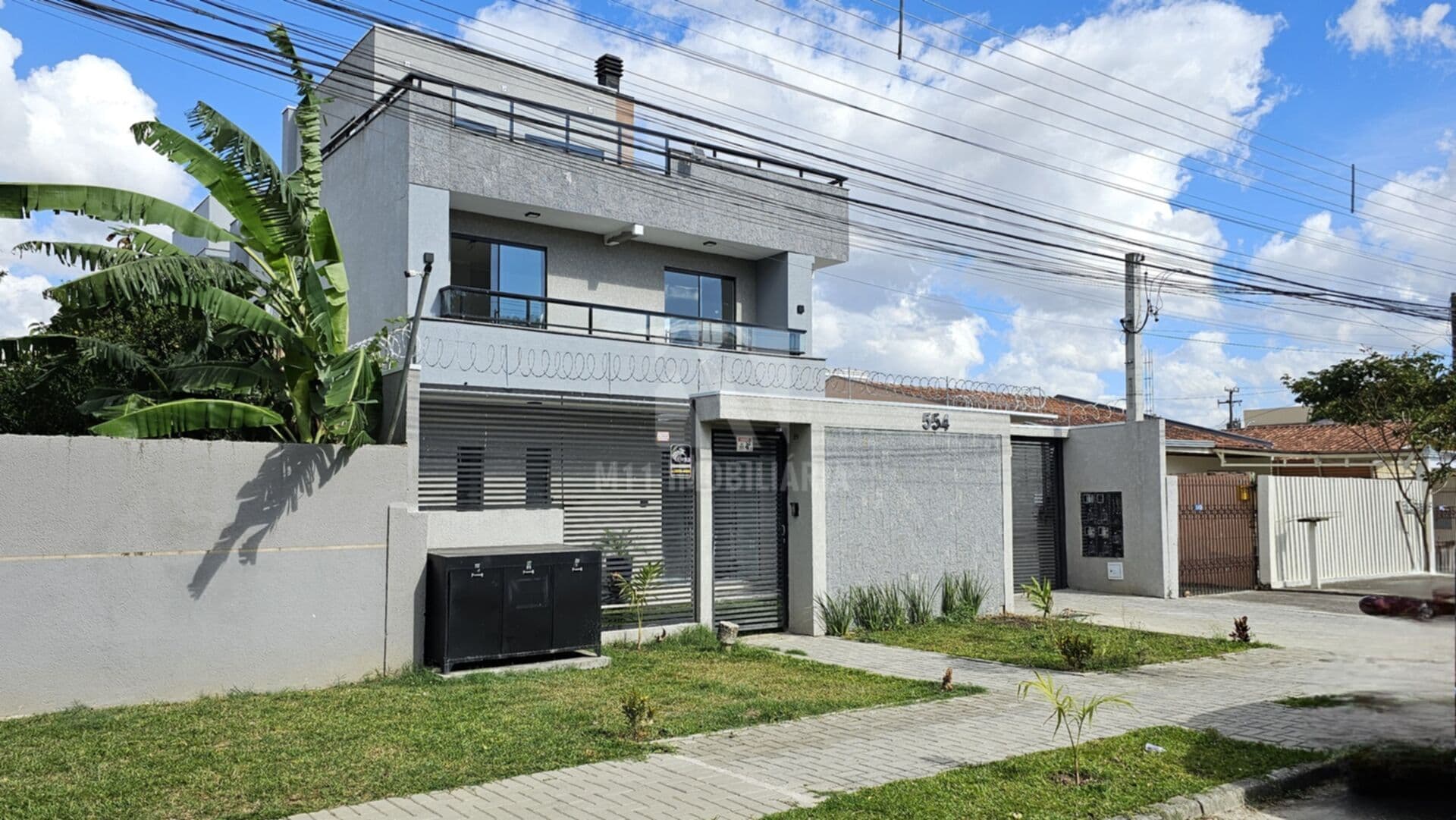 Sobrado em Condomínio no Bairro Cajuru, 4 quartos, 2 suíte, espaço para instalação de área gourmet