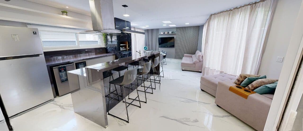 Casa Alto Padrão em condomínio fechado 5 Suítes e 7 vagas de garagem em Curitiba