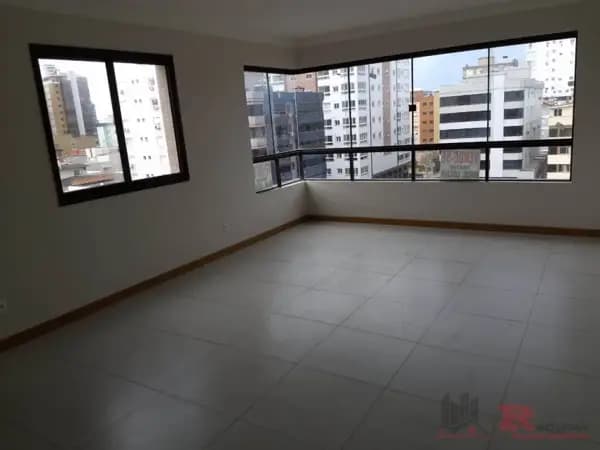 Apartamento à venda no bairro Centro em Capão da Canoa/RS
